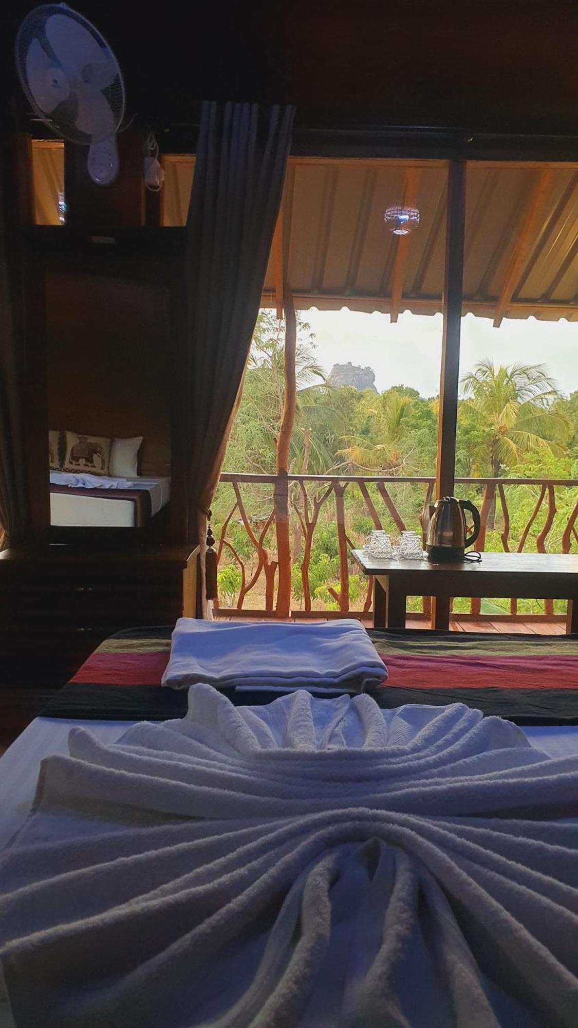 Sigiriya Rock View Tree House Villa Bagian luar foto